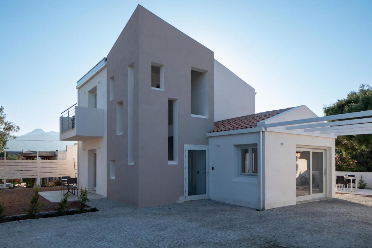 Villa Est Сан Теодоро Екстериор снимка